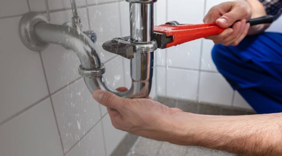 Professional emergency plumbing in Brooker, FL